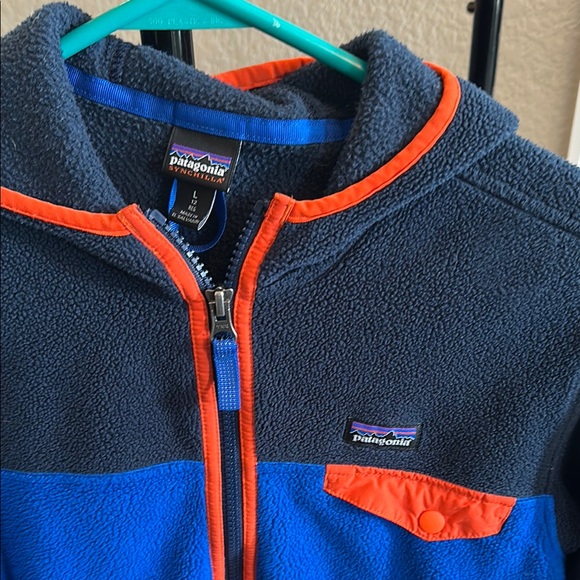 Patagonia Blue and Black Fleece Hoodie - Picture 2 of 4